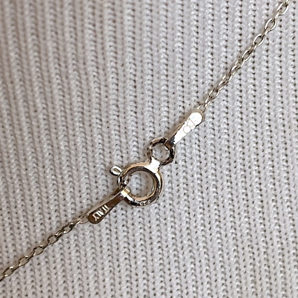 Sterling Silver Pendant and chain - Picture 4 of 7
